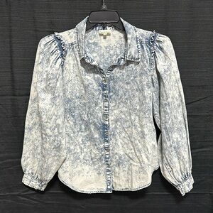 Aaron & Amber denim ruffle button down long sleeve‎ size small / Box 18-32